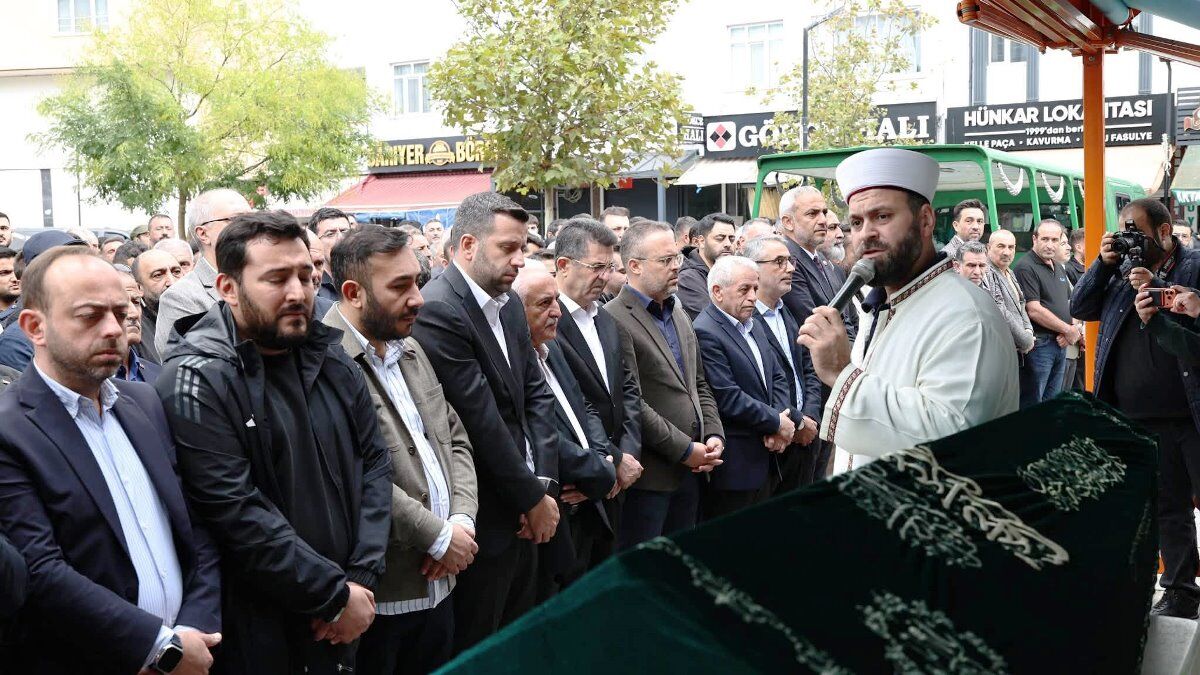 Aziz Çubukçu Dualarla Son Yolculuğuna Uğurlandı,03