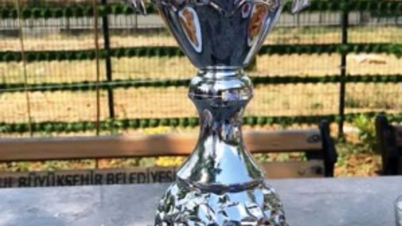 Ataşehir'de Şampiyon Kulüpler Kupalarını Aldı