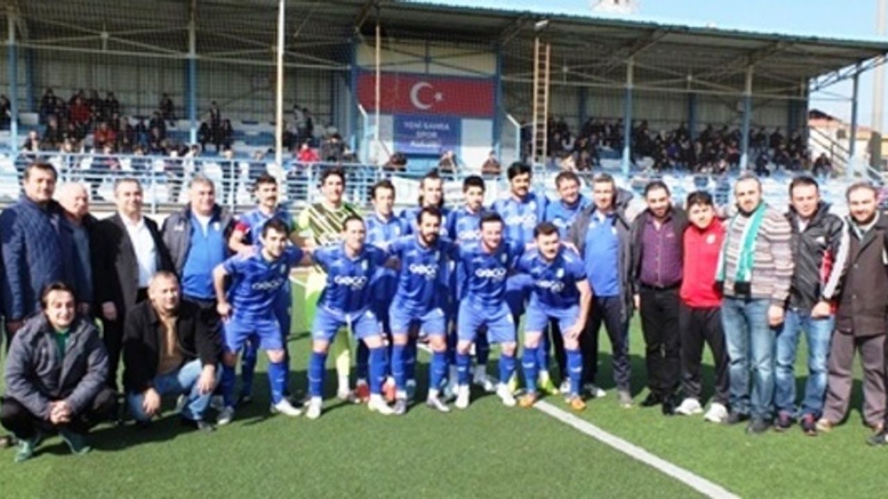Ataşehir Çamoluk Spor Şamiyonluk Fotoları