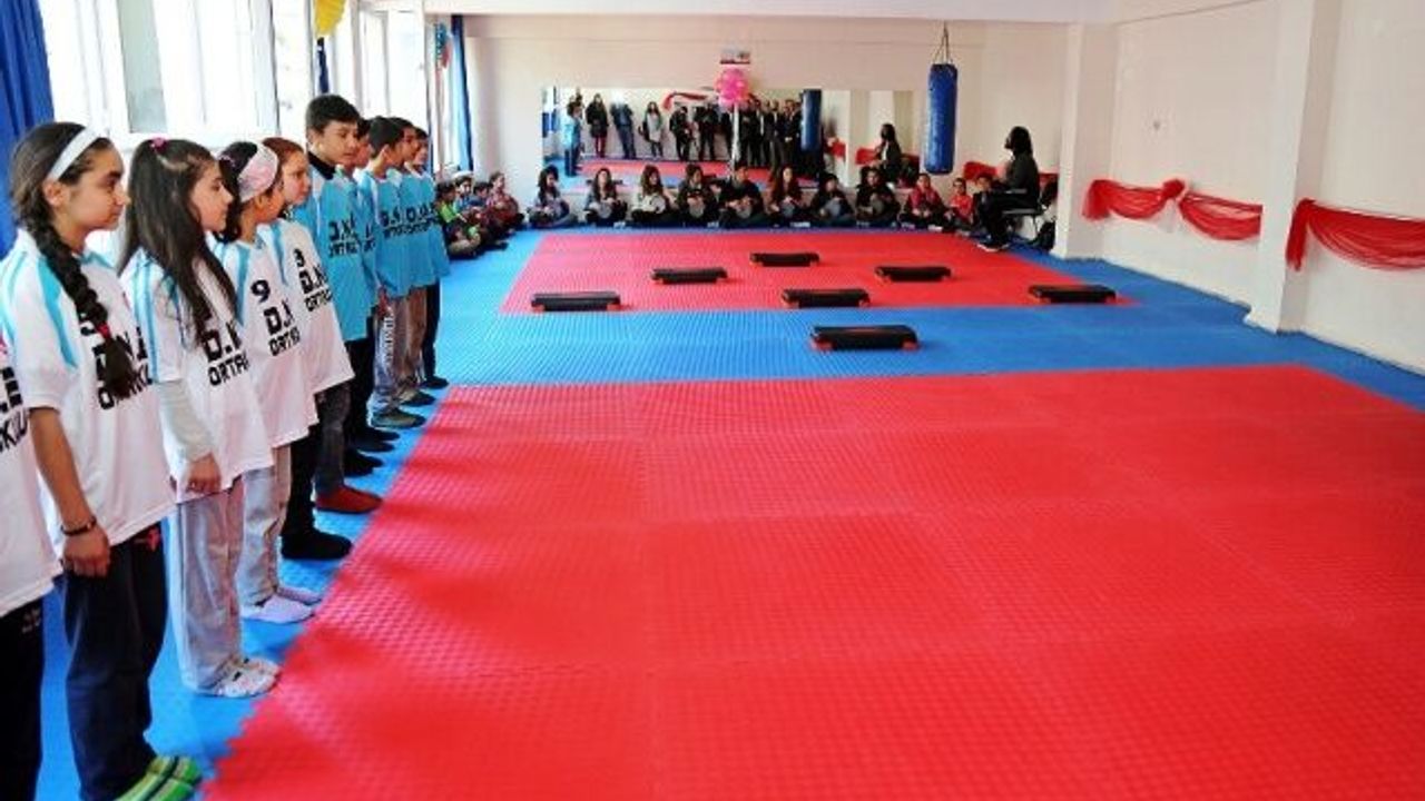 Ataşehir, Duriye Nuriye Öğrencileri Spor sınıfına kavuştu