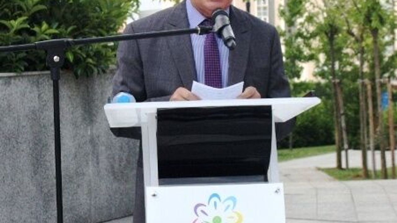 CHP, ATAŞEHİR'DE 15 TEMMUZ ŞEHİTLERİNİ ANDI