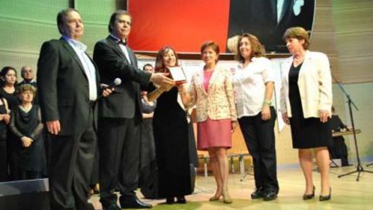 2012 YILI'nın SEVİLEN 10 TÜRK SANAT MÜZİĞİ KOROSU BELLİ OLDU