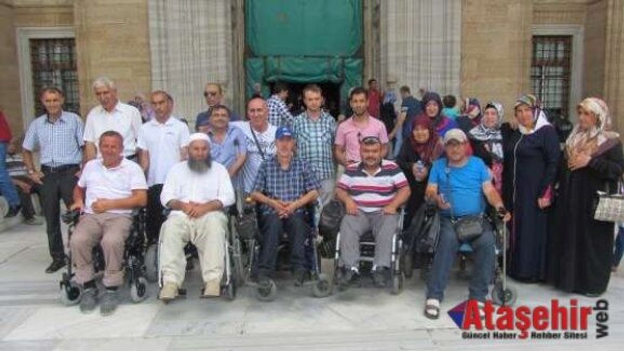 Ümraniye'deki Engelliler Edirnede tarihi yolculuğa çıktı