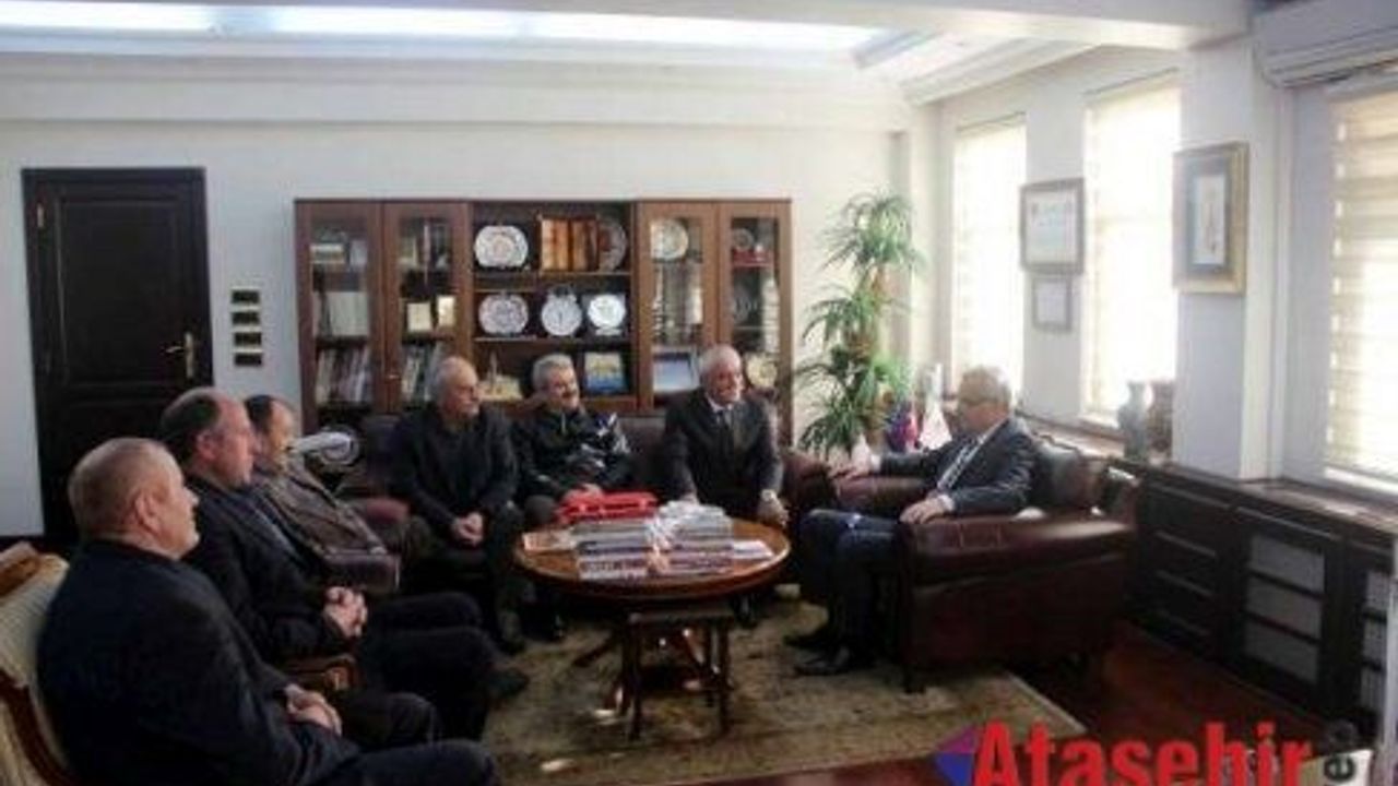 Atkaracalar Belediyesi’nden Vahdettin Özcan’a Fahri Hemşehrilik Beratı