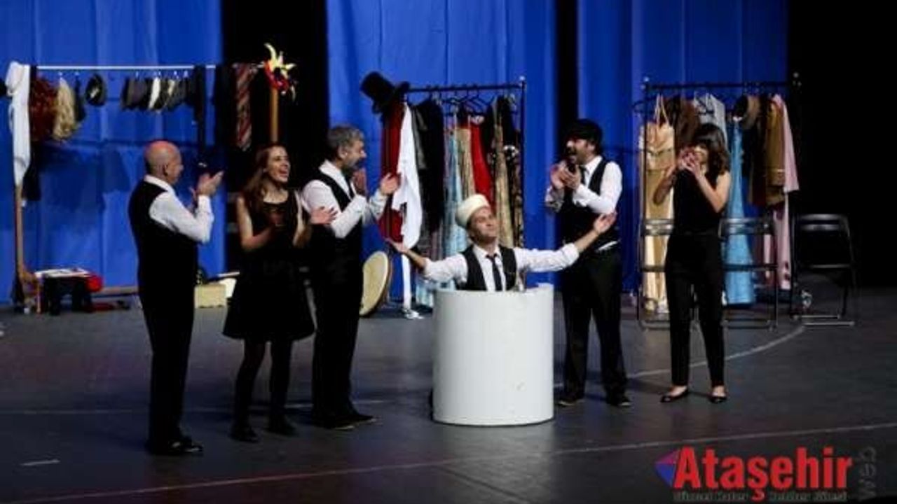 Aziz Nesin 100 yaşında "Azizname" oyunuyla anıldı