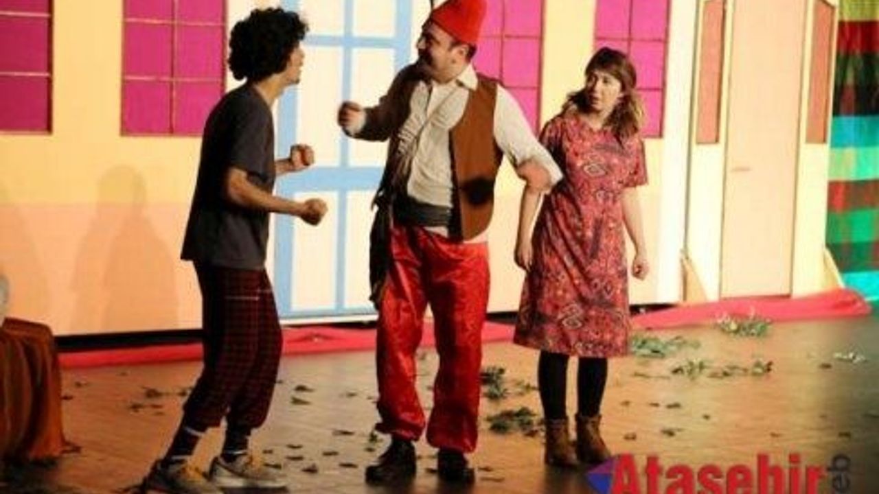 Maltepeli çocuklar 2016’ya tiyatroyla merhaba dedi