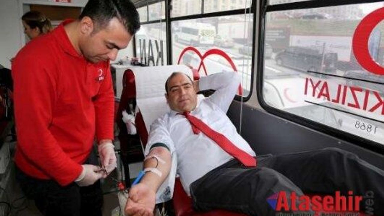 Ataşehir Belediyesi’nden Türk Kızılayı’na Kan Bağışı