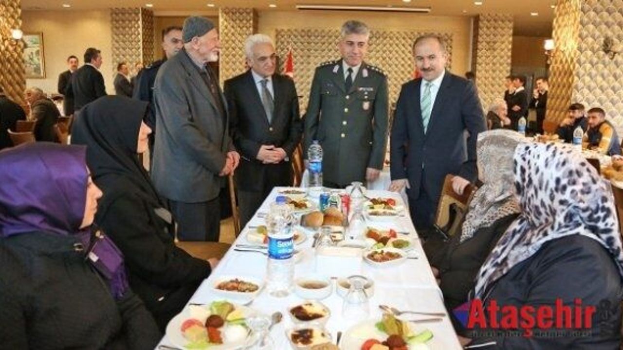 Ataşehir Belediyesi ve Kaymakamlığı şehit aileleri ile bir araya geldi