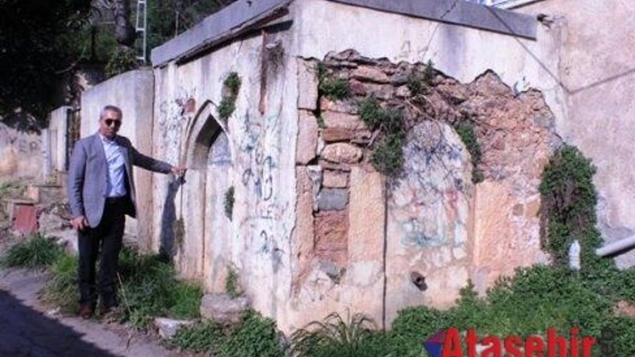 YAKACIK ÇEŞMELERİ İLGİ VE ONARILMAYI BEKLİYOR