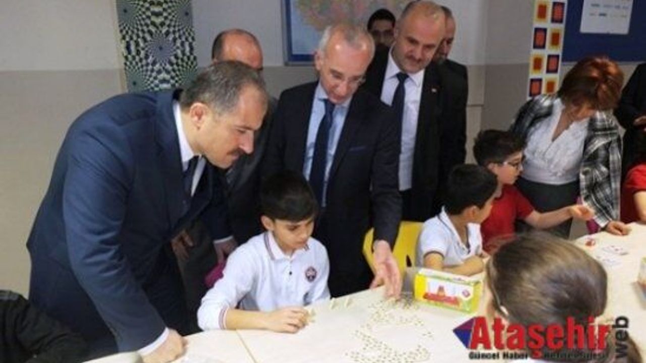 Ataşehir'de “Afrika’nın Yüreğine Su Serp” Resim sergisi açıldı