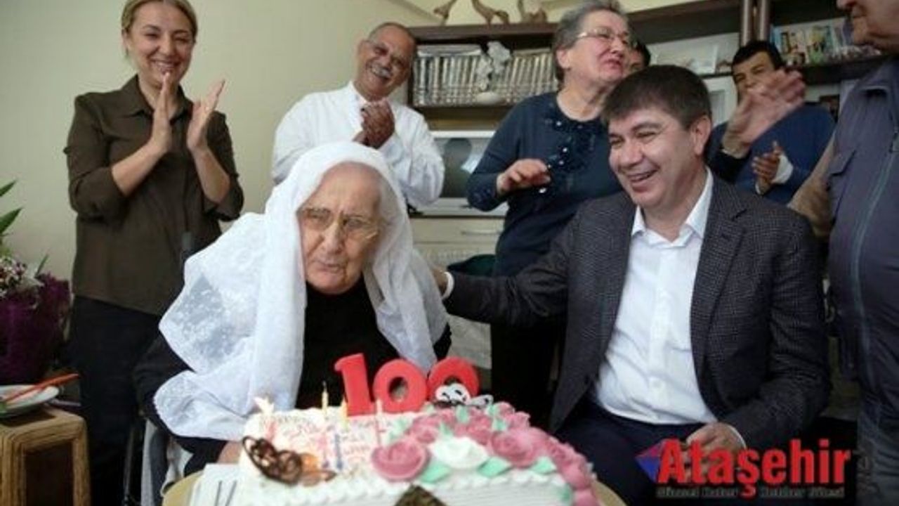 Başkan Türel’den asırlık nineye sürpriz ! 100. yaş pastası