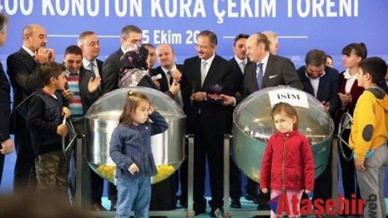 EYÜP’TE DÖNÜŞEN 400 KONUT SAHİPLERİNE TESLİM EDİLDİ