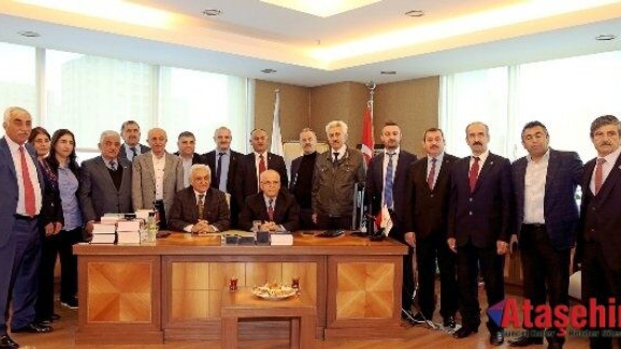 MUHTARLARIN İLK BAYRAMINI BATTAL İLGEZDİ KUTLADI