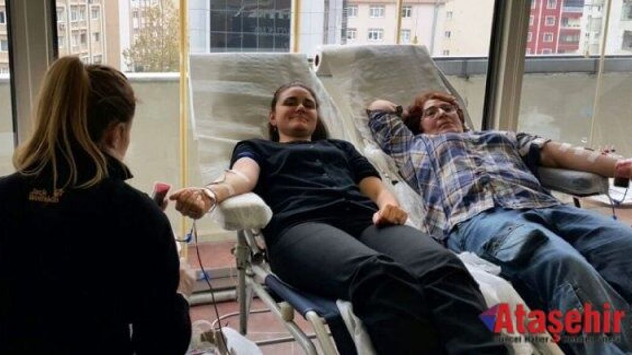 Ak Parti Ataşehir, "Bir Kan Bağışı Üç Can'a Umut Işığı kampanyası