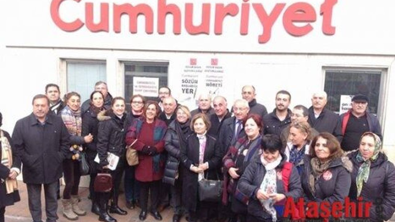 CHP Ataşehir Örgütü Cumhuriyet Gazetesi Destek Nöbetinde