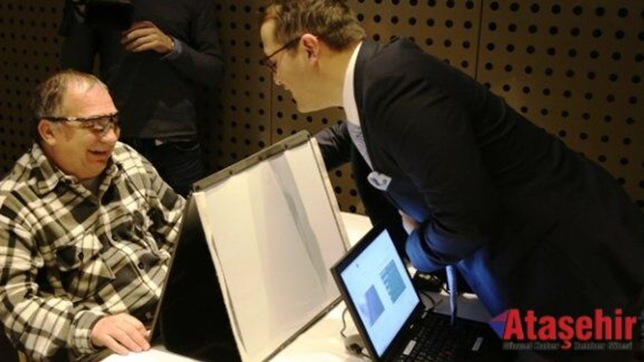 BİYONİK GÖZLE YENİ BİR HAYATA ADIM ATTI