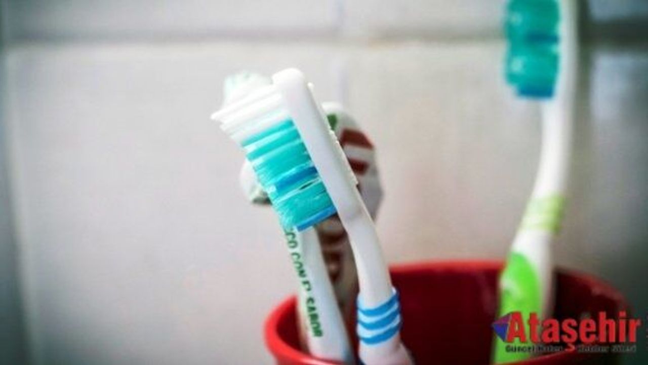 Diş fırçalarken kaçınılması gereken 10 hata