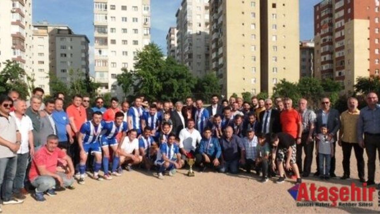 İÇERENKÖY İDMAN YURDU ŞAMPİYON OLDU