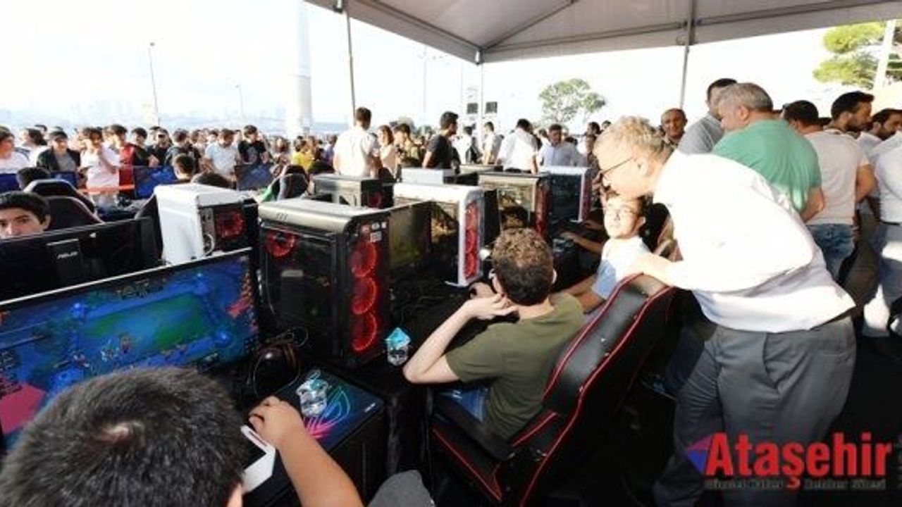 TÜRKİYE’NİN İLK KAMU E- SPOR TESİSİ ÜSKÜDAR’DA KURULACAK!