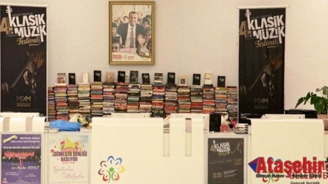 ATAŞEHİR'DE “BİR KİTAP, BİR BİLET” KAMPANYASI