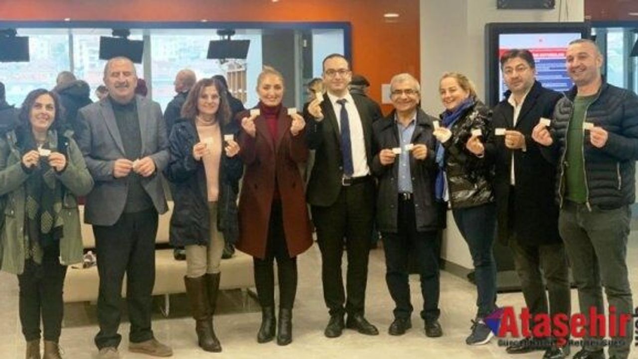 Ataşehir Kent Konseyi itiraz dilekçelerini teslim etti
