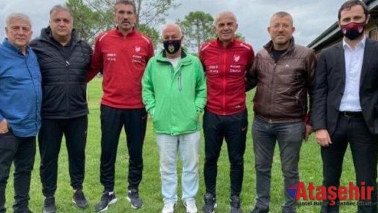Oğuz Çetin ve Rüştü Reçber, Kadın futbol kulüp temsilcileriyle bir arada!