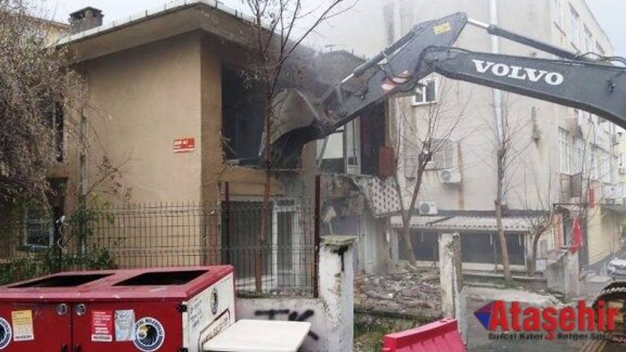Kartal Belediyesi İlçedeki Riskli Yapıların Yıkımına Devam Ediyor