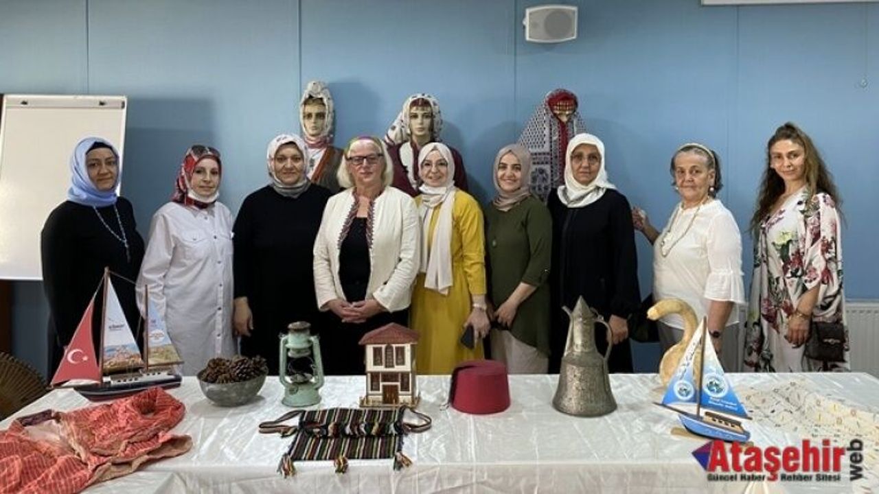 Yöresel dokuma kıyafetler ile zamana meydan okuyorlar