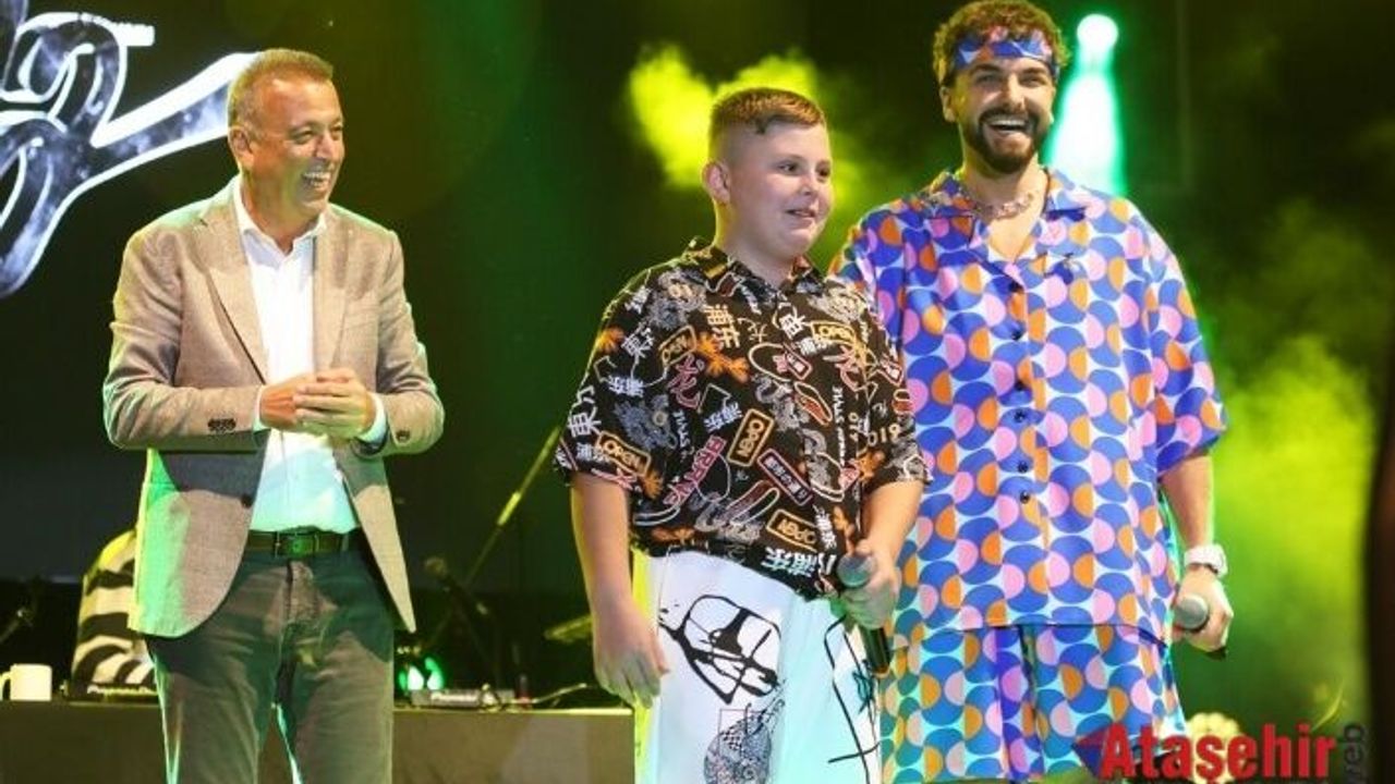SEFO İLE SOSYAL MEDYA FENOMENİ FEVZİ AYNI SAHNEDE BULUŞTU