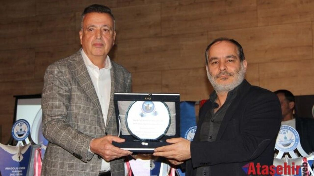 Ataşehir'in siyasileri Anadolu Güvercin Yarışması kupa töreninde buluştu