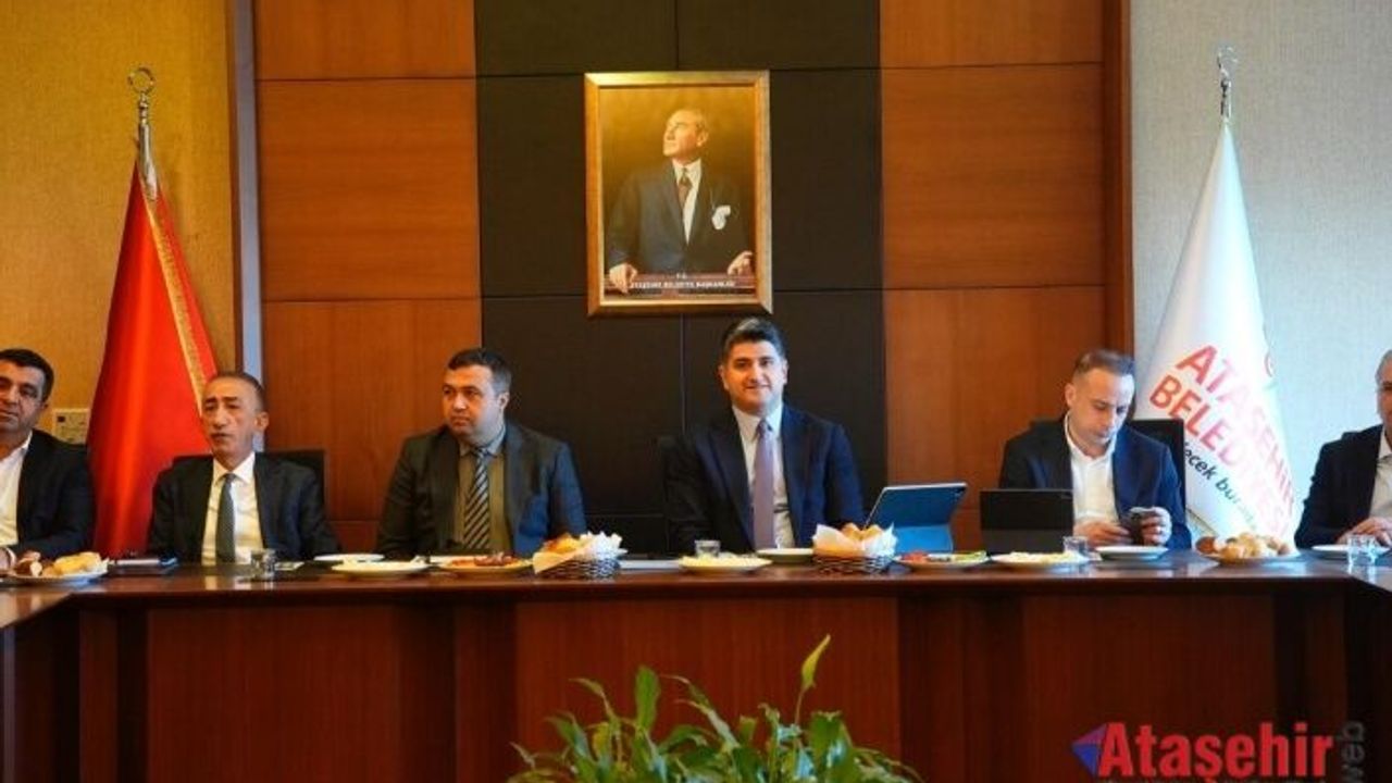 BAŞKAN ONURSAL ADIGÜZEL MUHTARLARLA BİR ARAYA GELDİ