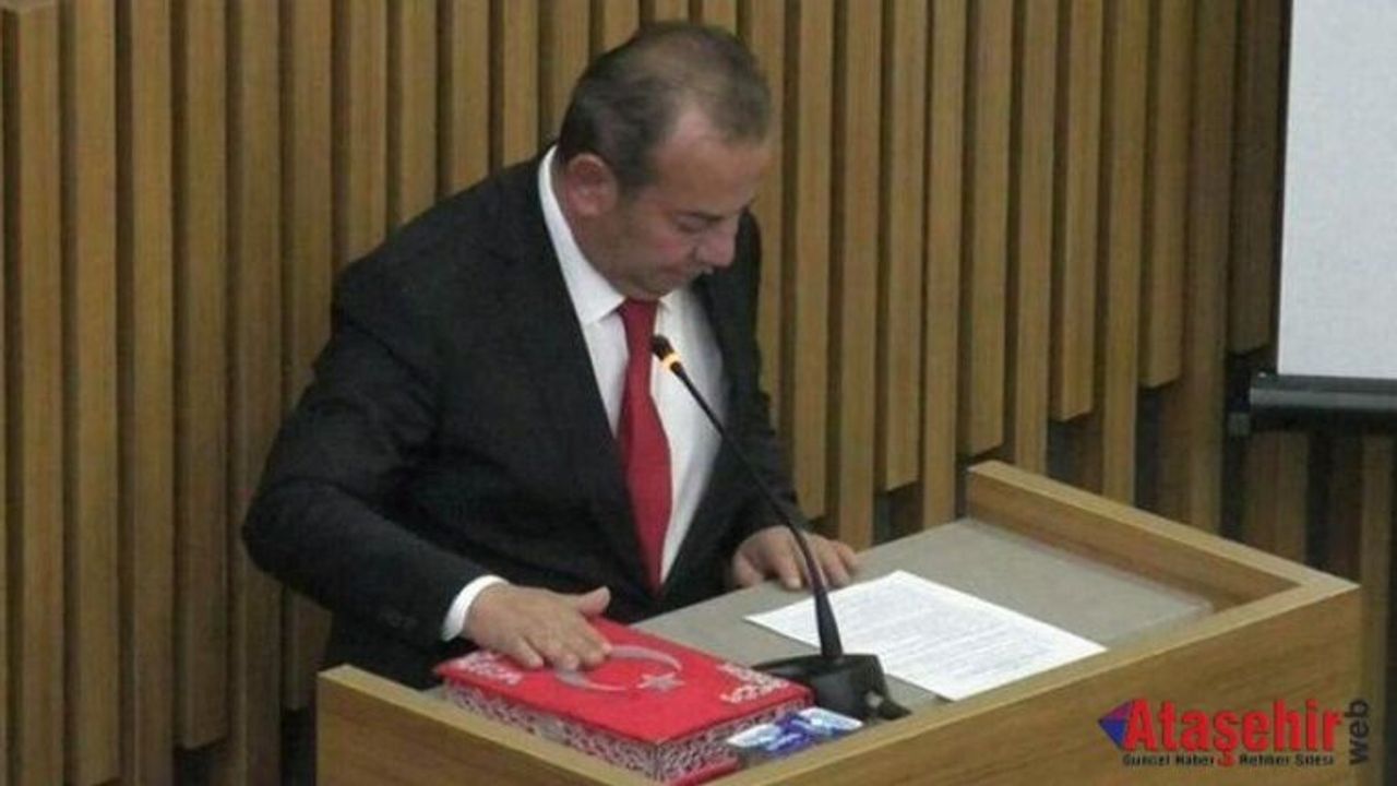 Tanju Özcan Kur’an-ı Kerim’e el basıp yemin ederek görevine başladı