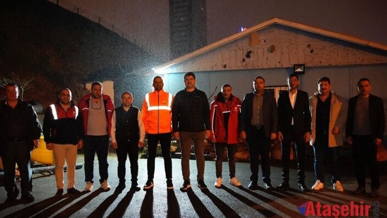 ONURSAL ADIGÜZEL,  İŞÇİ VE EMEKÇİLERİN, 1 MAYIS’INI KUTLADI