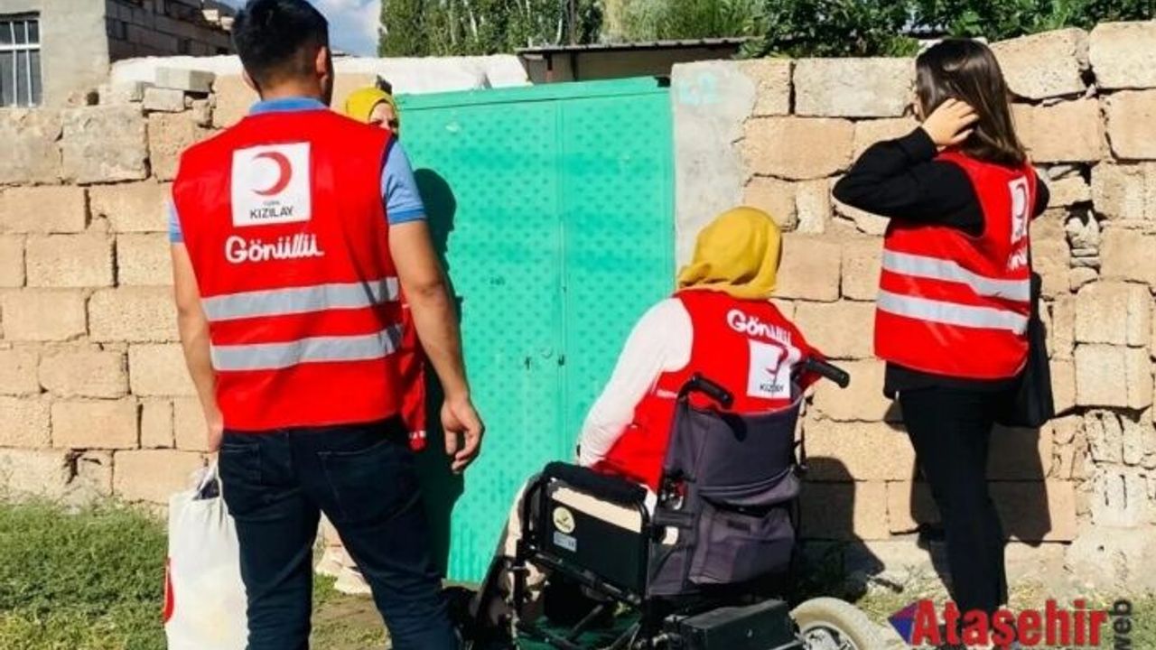 TÜRK KIZILAY ENGELLERİ İYİLİKLE AŞIYOR  
