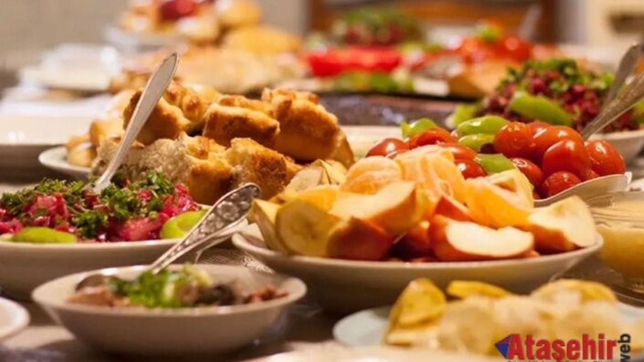 SAHUR VE İFTAR İÇİN 10 KRİTİK UYARI: BU GIDALARDAN UZAK DURUN