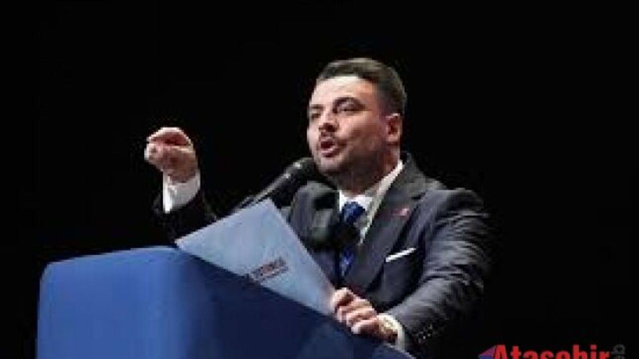 CHP Üsküdar’da Yeni Dönem: Berk Tütüncü İlçe Başkanı Oldu