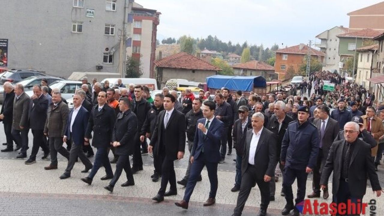 İSTİKLAL YOLU’NDA TARİHİ ADIMLAR: 16. YÜRÜYÜŞ COŞKUSU SÜRÜYOR