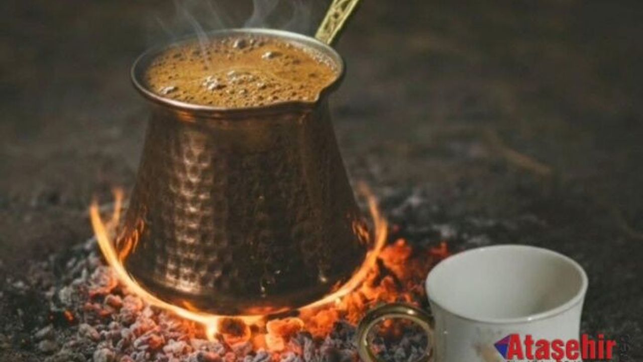 Anadolu’nun Otantik Lezzeti: Odun Közünde Bakır Cezvede Kahve
