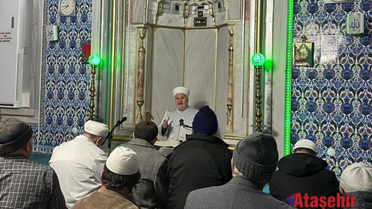 Ataşehir'de Berat Kandili Coşkusu: Eller Semaya, Gönüller Duaya Açıldı