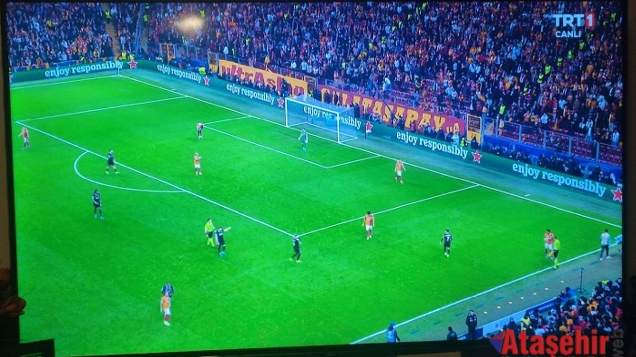 TRT Yayını Galatasaray Taraftarını Çileden Çıkardı!