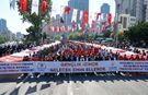 Ataşehir’de 19 Mayıs Coşkusu: “100 Metrelik Bayrakla Yürüdüler”