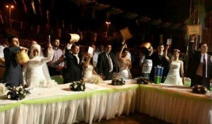 Beykoz Belediyesi’nden Toplu Düğün Şöleni,  İstanbul Valisi Mutlu 31 çiftin nikah şahitliğini yaptı... 