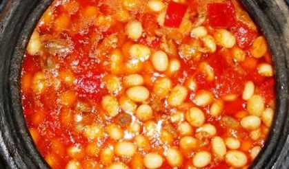 Güveçte Kuzu Etli Kuru Fasulye