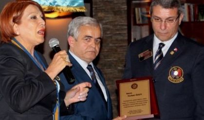 ‘Okuyan Toplum’ Çalışmasıyla Ferhat Özen’e Rotaryenlerden Ödül