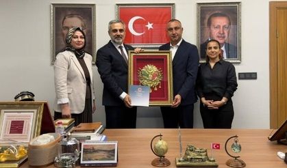 Hakan Arıkaya’dan AK Parti Ataşehir İlçe Başkanlığı’na Ziyaret
