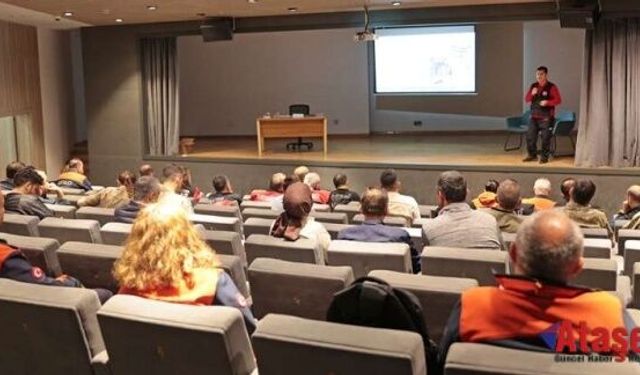 ATAŞEHİR'DE SINAV MARATONUNDA AİLELERE DESTEK