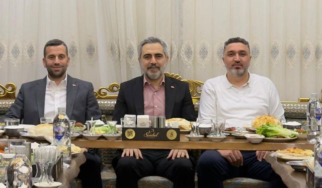 AK Parti Ataşehir İlçe Başkanlığı Basın Mensuplarıyla İftarda Buluştu