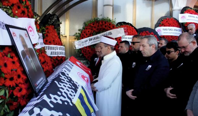 Ali Kırmızıbayrak Dualarla Son Yolculuğuna Uğurlandı