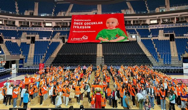 LÖSEV’DEN KOLİ KOLİ MUTLULUK “Ramazanda Binlerce Aileye Ulaşacak”