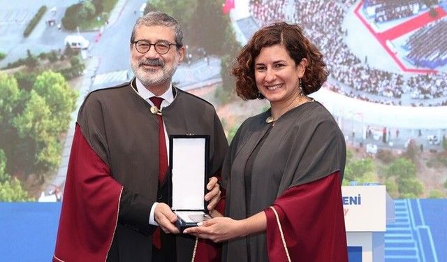 Sabancı Üniversitesi’nin 24. dönem lisans ve 27. dönem lisansüstü mezuniyet töreni gerçekleşti
